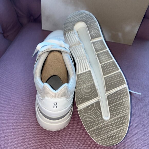 On The Roger Advantage Sneakers in White & Sand 12.5 with box Mens Athletic Shoe - Picture 11 of 16